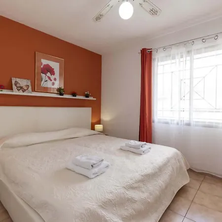 Castle Harbour 6 * لوس كريستيانوس